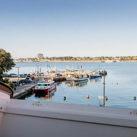 San Valentino Palace, Center 4*