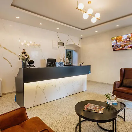 San Valentino Palace, Center