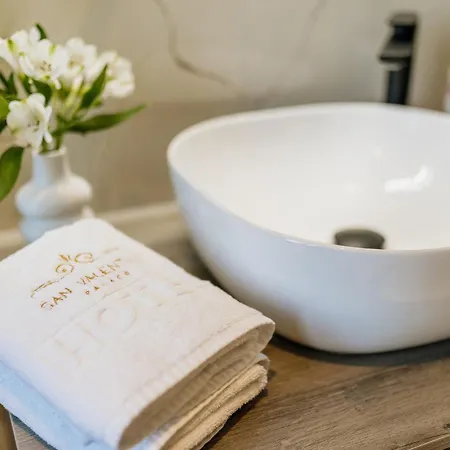 Hotel San Valentino Palace, Center