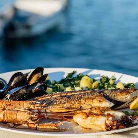 San Valentino Palace, Center Umag