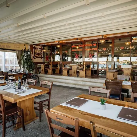 San Valentino Palace, Center Hotel