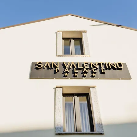 San Valentino Palace, Center Hotel